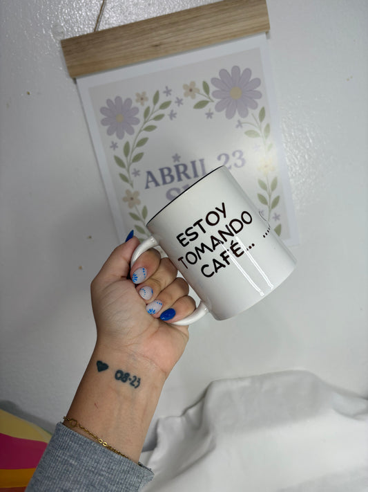 Estoy tomando Cafe, pero en realidad quiero Vino.